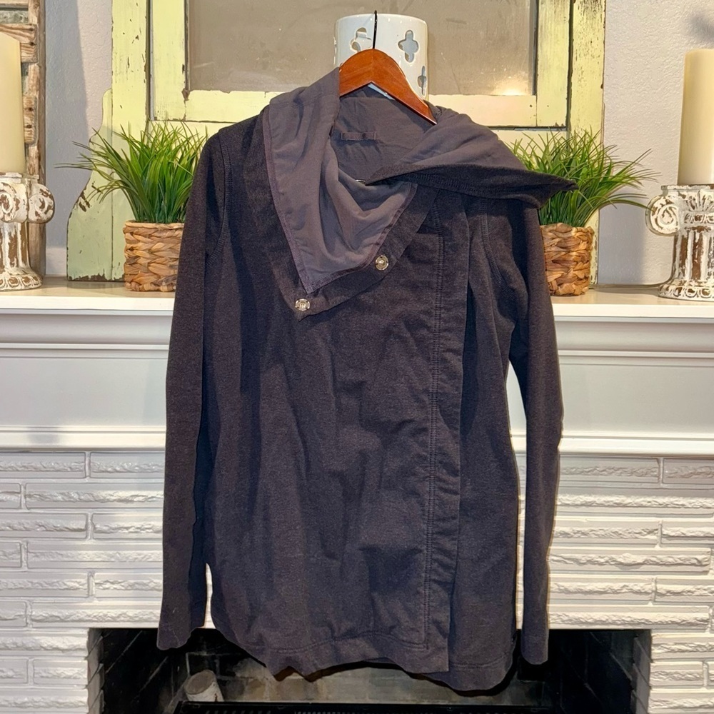 Lululemon Blissed Out Blue Wrap Active Jacket Cozy Asymmetrical Hem Size 8